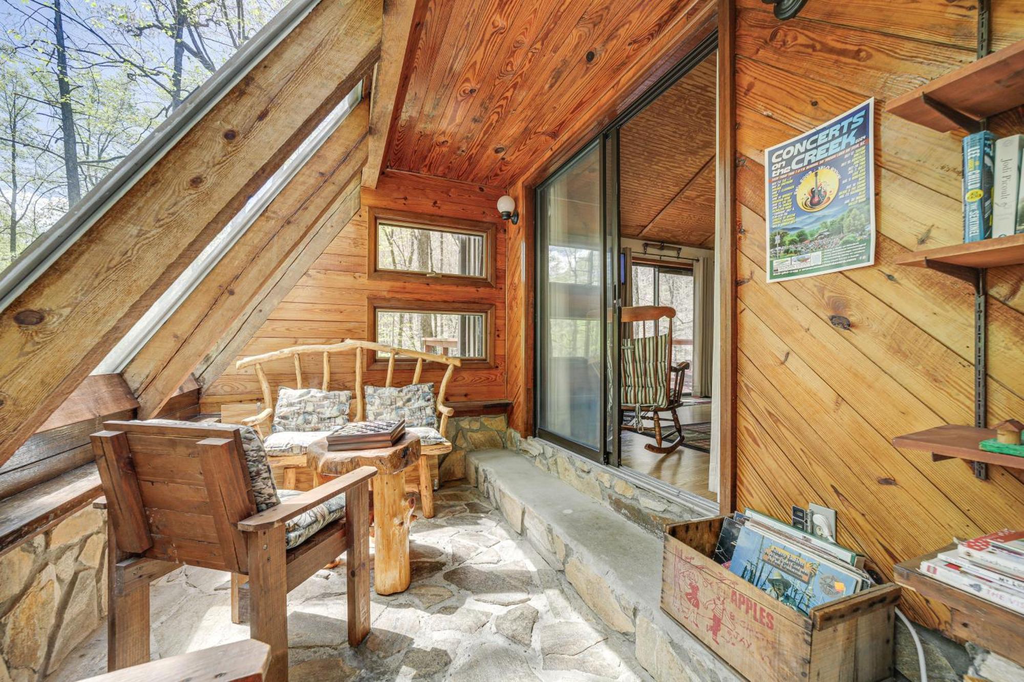 Creekside Whittier Cabin With Fire Pit Near Hiking! Экстерьер фото