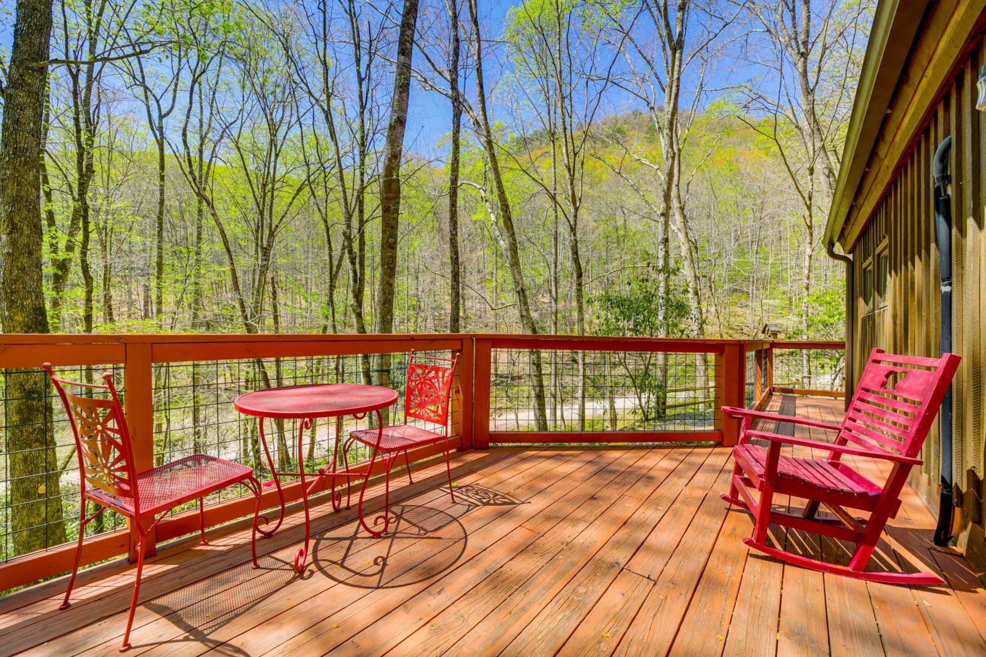 Creekside Whittier Cabin With Fire Pit Near Hiking! Экстерьер фото